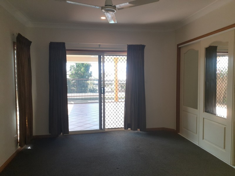 21 Lookout Tce, Trinity Beach QLD 4879