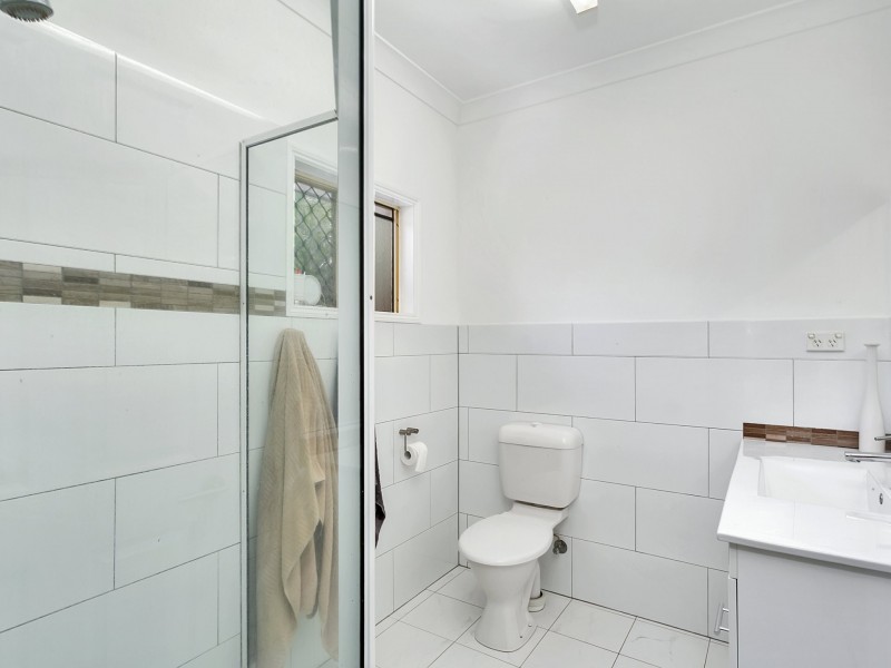 18 Plaintain St, Kewarra Beach QLD 4879