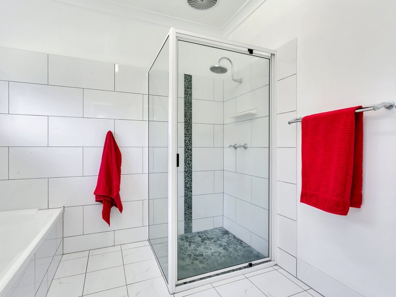 18 Plaintain St, Kewarra Beach QLD 4879