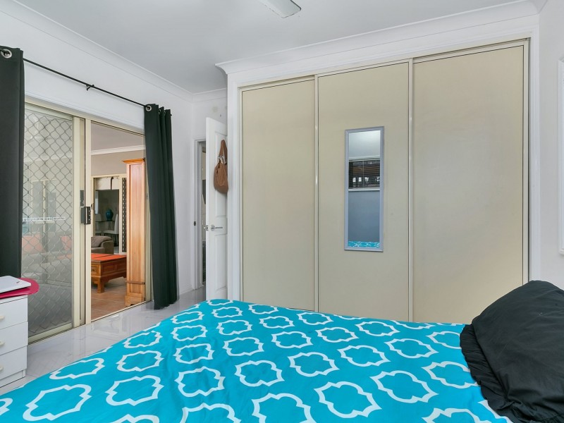 18 Plaintain St, Kewarra Beach QLD 4879