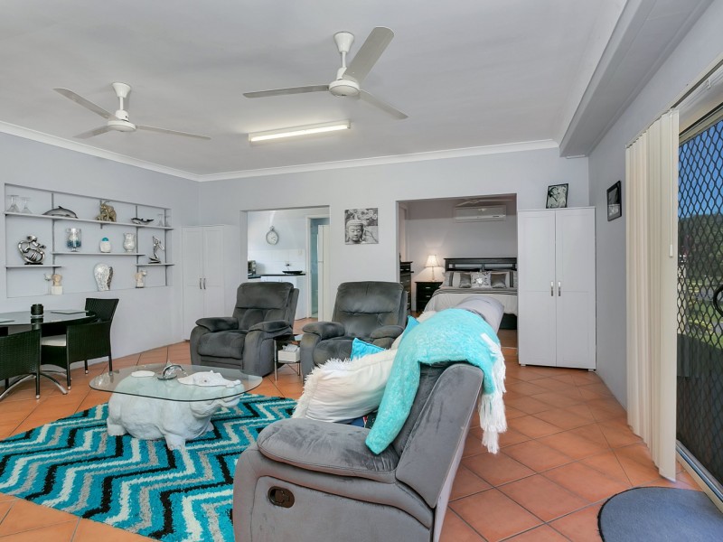 18 Plaintain St, Kewarra Beach QLD 4879