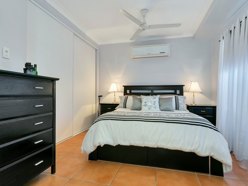 18 Plaintain St, Kewarra Beach QLD 4879