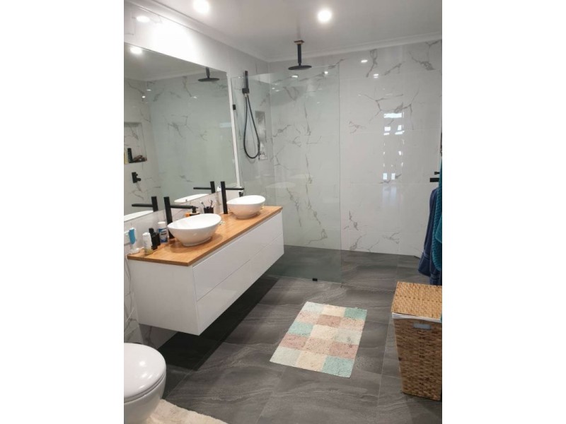 428-430 Varley St, Yorkeys Knob QLD 4878