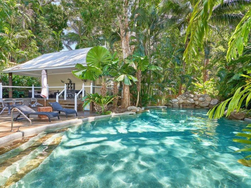 Unit 209/6 Triton Street, Palm Cove QLD 4879