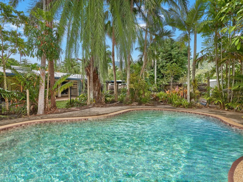 18 Cantal Close, Smithfield QLD 4878