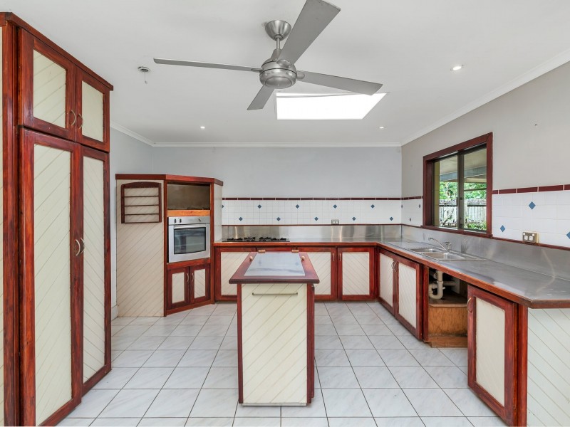 18 Cantal Close, Smithfield QLD 4878