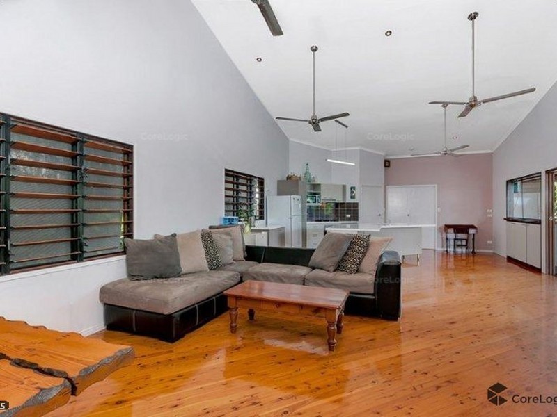 13 Everglades St, Palm Cove QLD 4879