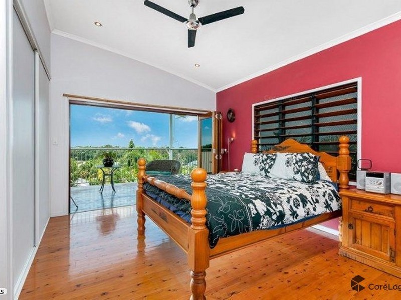 13 Everglades St, Palm Cove QLD 4879