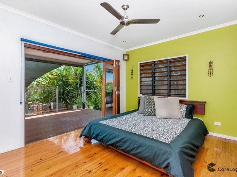 13 Everglades St, Palm Cove QLD 4879