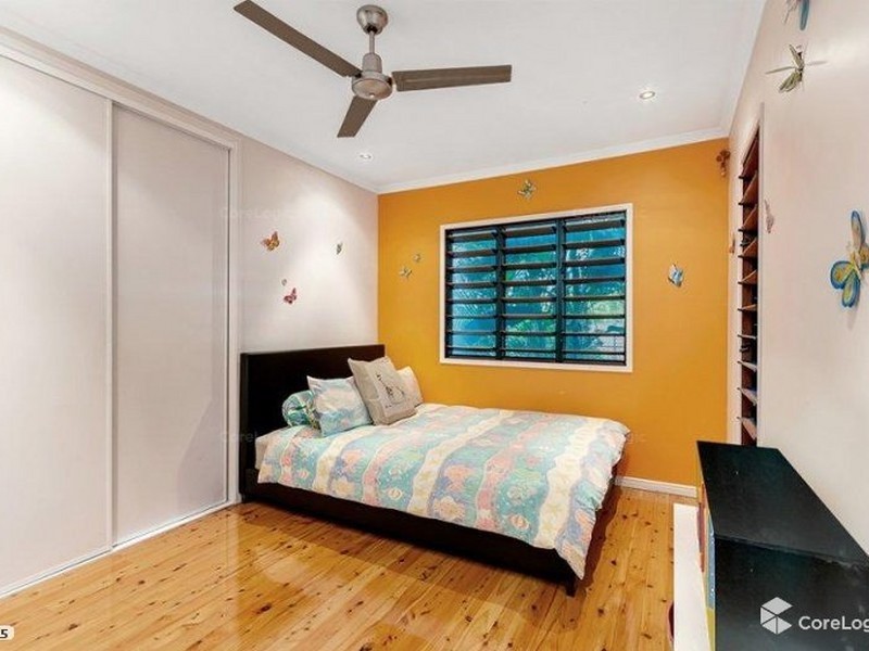 13 Everglades St, Palm Cove QLD 4879