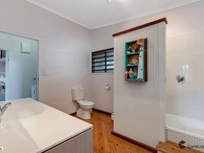 13 Everglades St, Palm Cove QLD 4879
