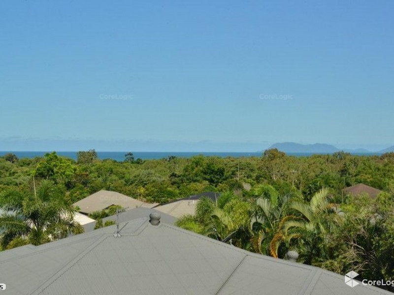 13 Everglades St, Palm Cove QLD 4879