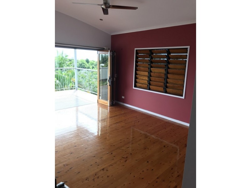 13 Everglades St, Palm Cove QLD 4879