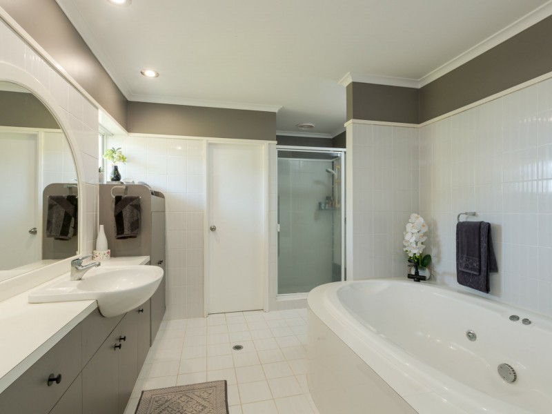 24 The Esplanade, Coconuts QLD 4860