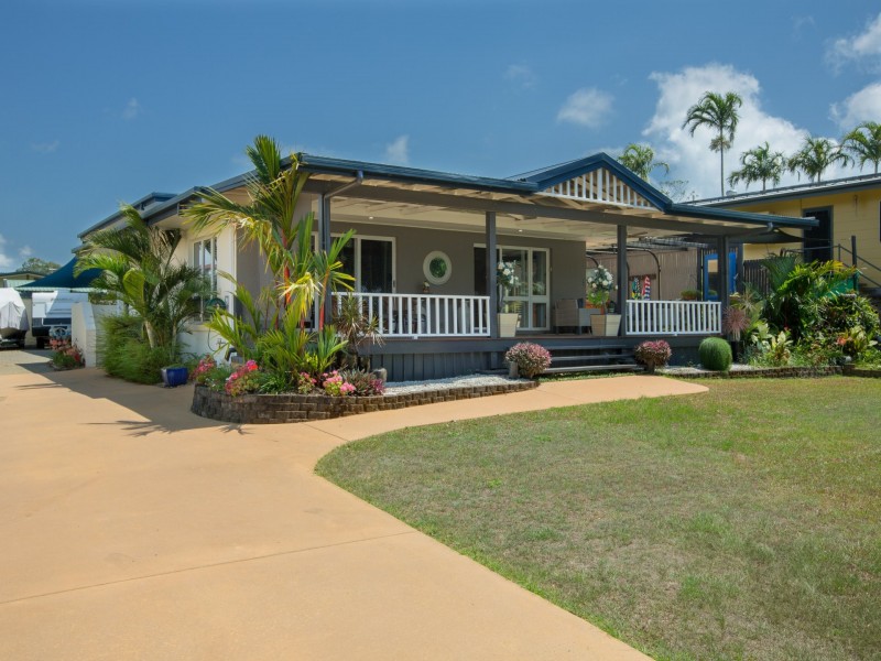 24 The Esplanade, Coconuts QLD 4860