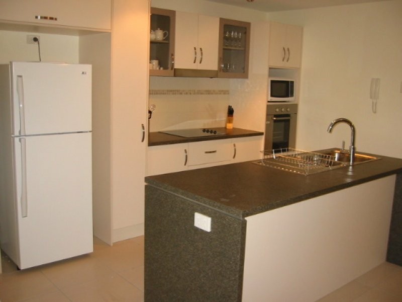 8/9-15 McLean Street, Cairns North QLD 4870