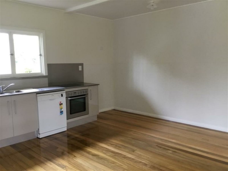 7 Coxall Street, Mooroobool QLD 4870