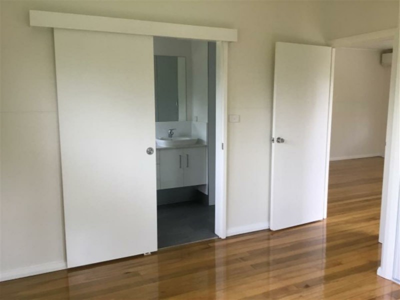 7 Coxall Street, Mooroobool QLD 4870