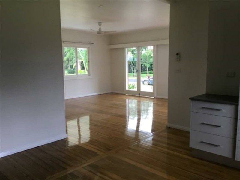 7 Coxall Street, Mooroobool QLD 4870