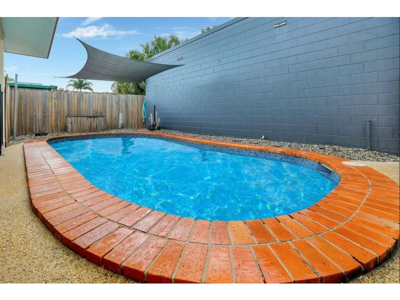 18 Fairway Street, Yorkeys Knob QLD 4878