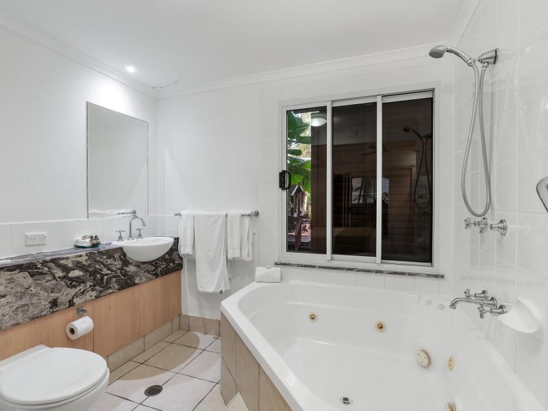 Unit 32/10-14 Amphora Street, Palm Cove QLD 4879