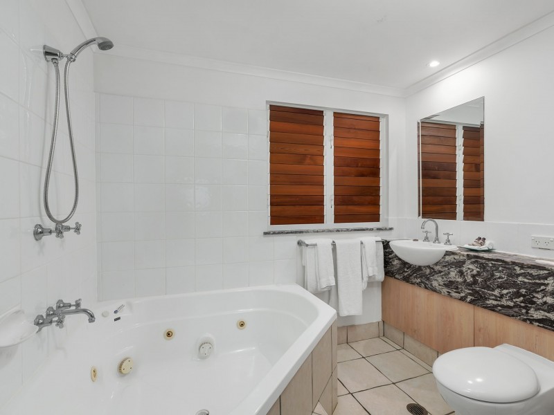 Unit 32/10-14 Amphora Street, Palm Cove QLD 4879