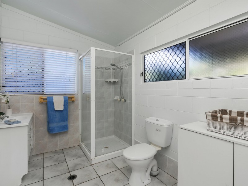 18 Baines Street, Clifton Beach QLD 4879