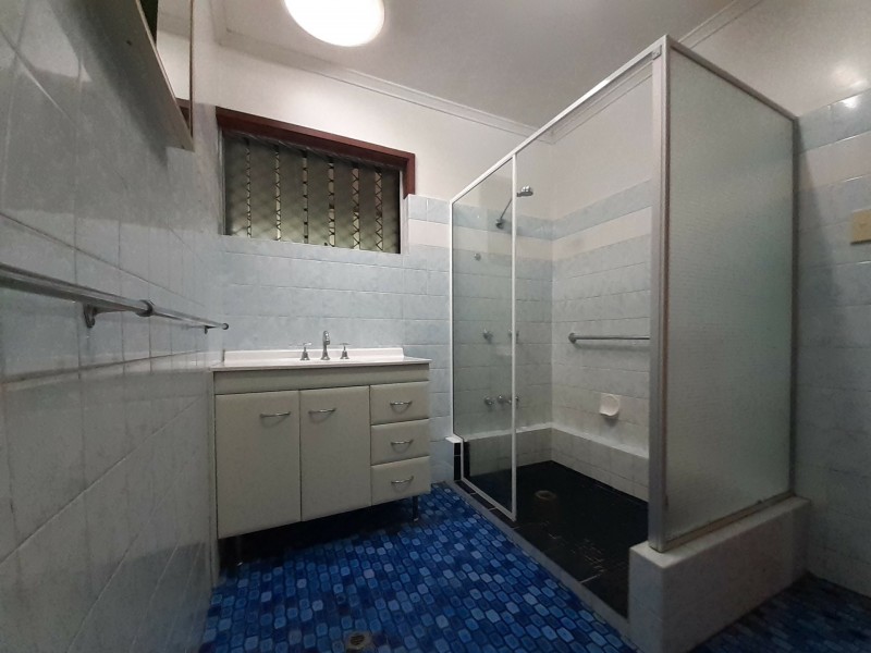 330 Gatton Street, Manunda QLD 4870