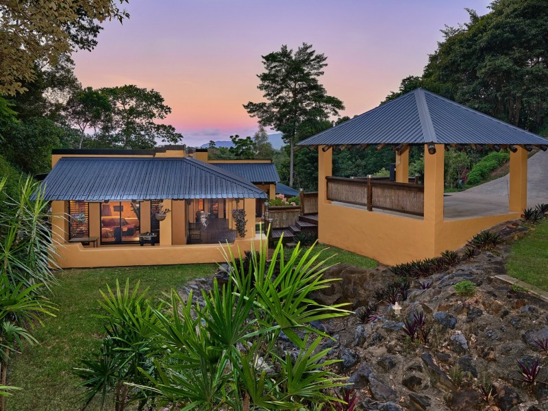 22 Lake Morris Road, Kanimbla QLD 4870