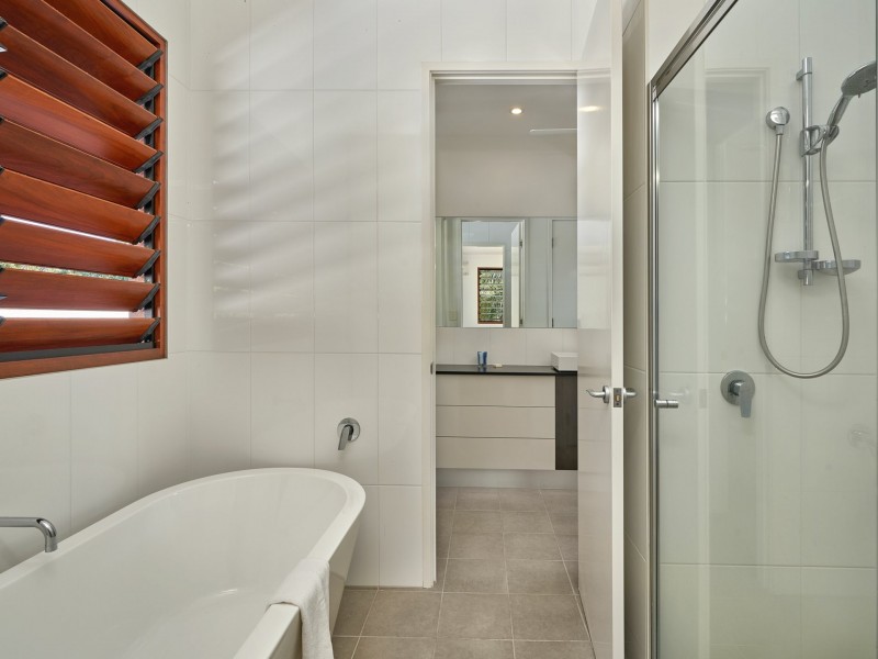 75 Cascade Boulevard, Palm Cove QLD 4879