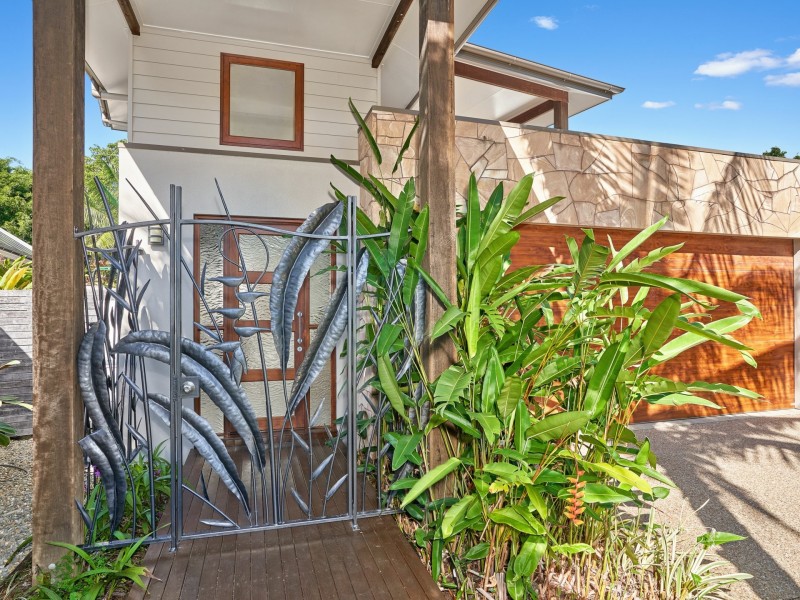 75 Cascade Boulevard, Palm Cove QLD 4879
