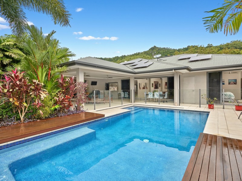 1 Megalong Close, Smithfield QLD 4878