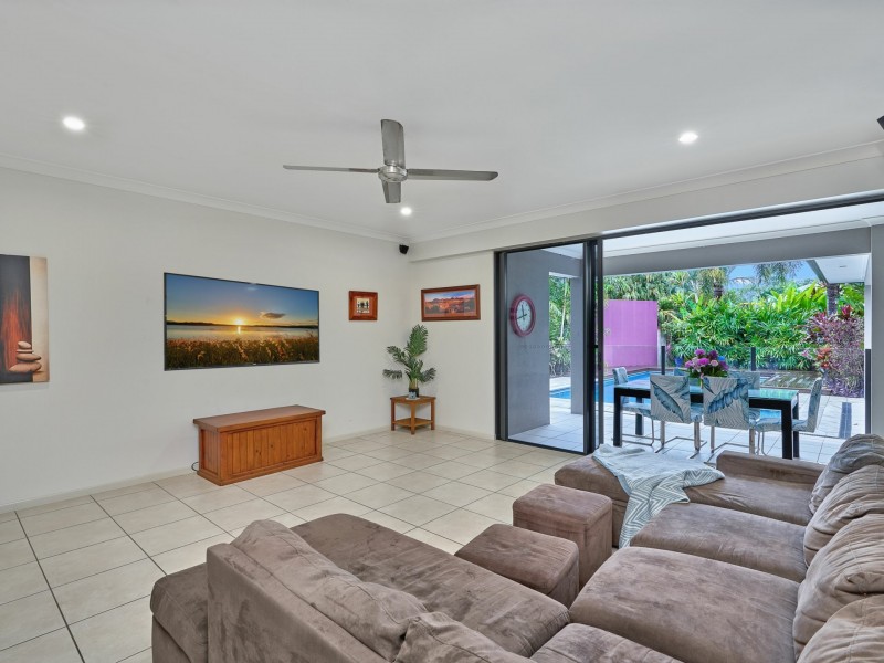 1 Megalong Close, Smithfield QLD 4878