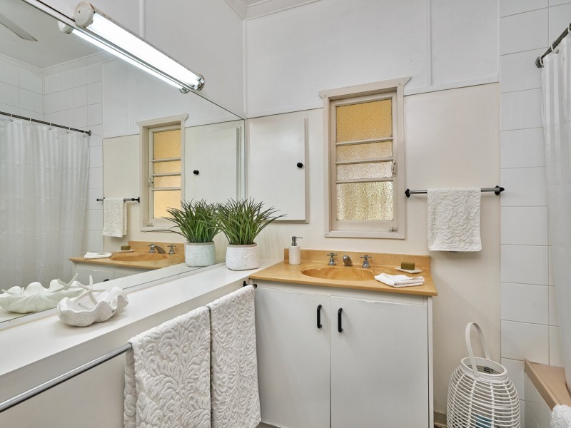 23 Jones Street, Westcourt QLD 4870