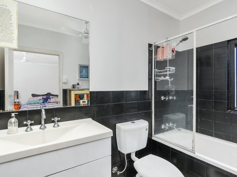 1/84 Mayers Street, Manunda QLD 4870