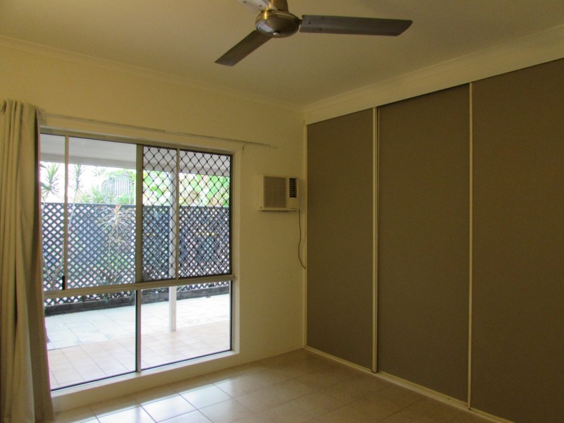 2/509 Varley St, Yorkeys Knob QLD 4878