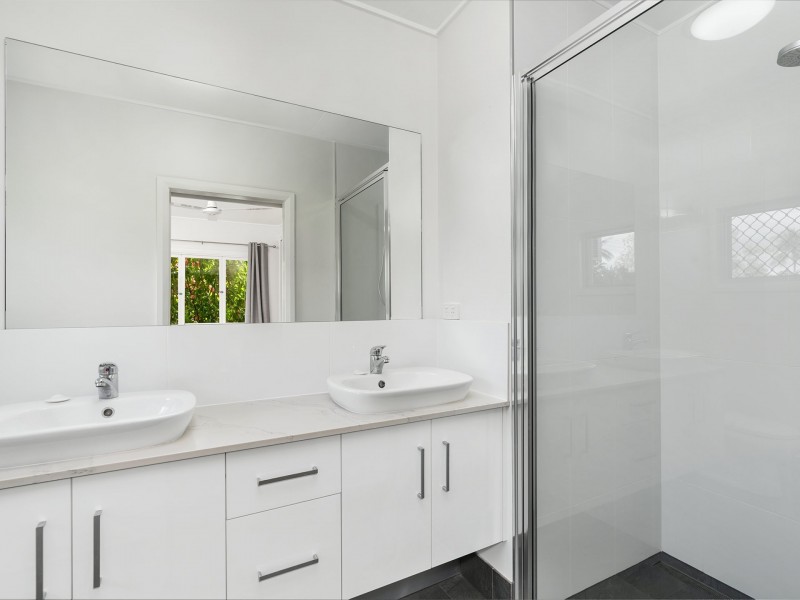 7 Coxall Street, Mooroobool QLD 4870