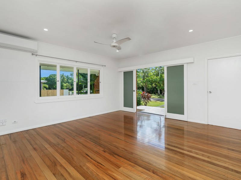 7 Coxall Street, Mooroobool QLD 4870