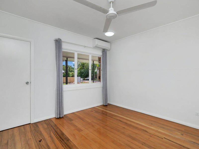 7 Coxall Street, Mooroobool QLD 4870