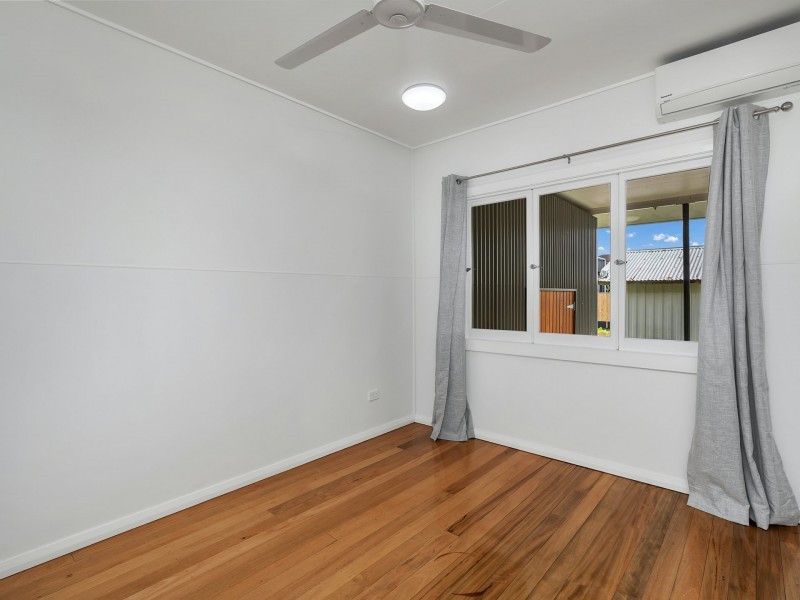 7 Coxall Street, Mooroobool QLD 4870