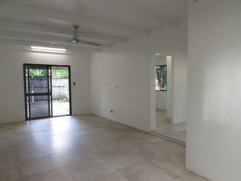 1/25 Bouganvillea St, Holloways Beach QLD 4878