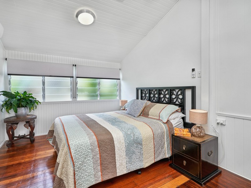 11 Ascot Avenue, Westcourt QLD 4870