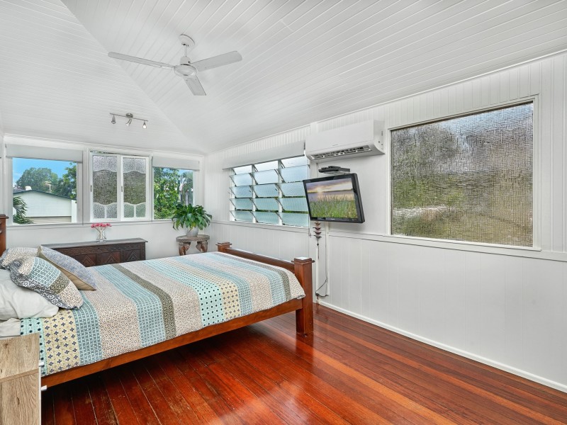 11 Ascot Avenue, Westcourt QLD 4870