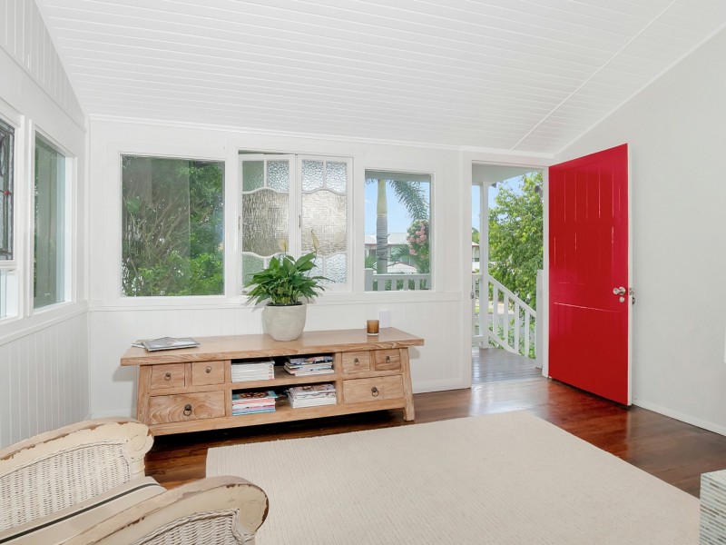 11 Ascot Avenue, Westcourt QLD 4870