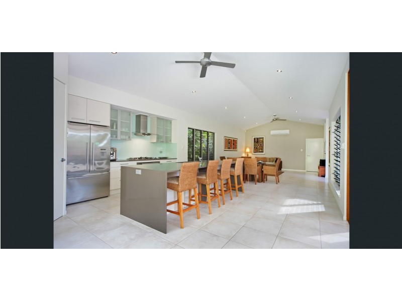 21 Aurelia Road, Palm Cove QLD 4879