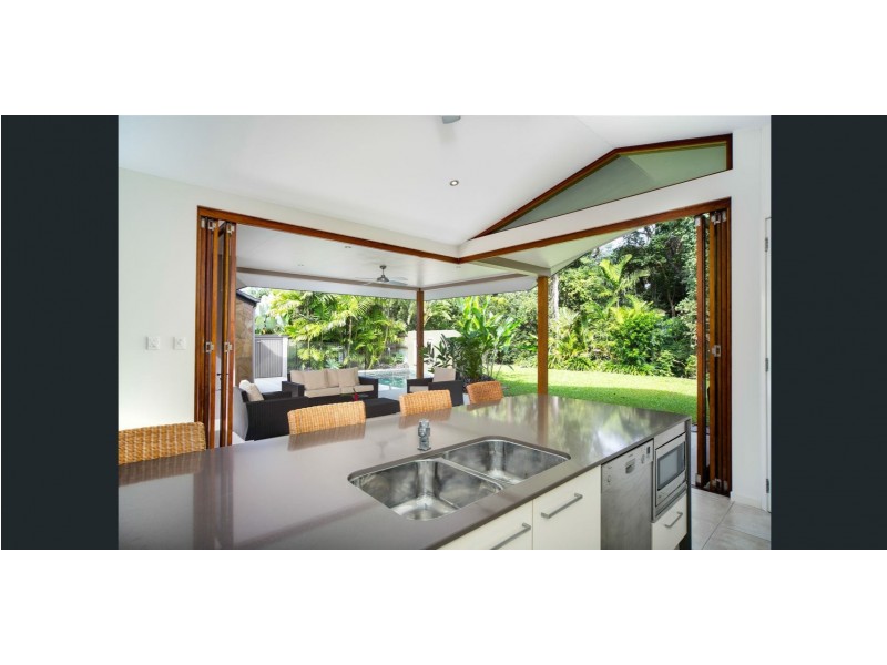 21 Aurelia Road, Palm Cove QLD 4879