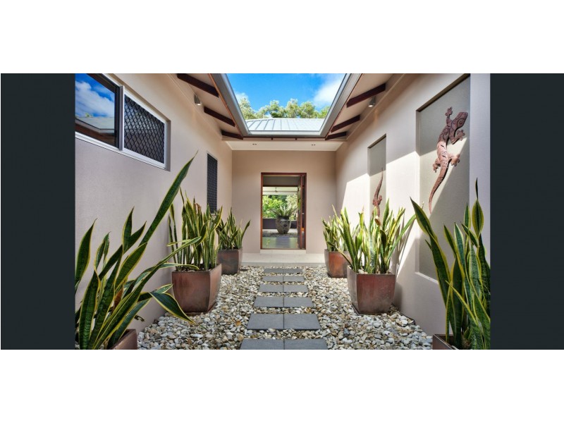 21 Aurelia Road, Palm Cove QLD 4879