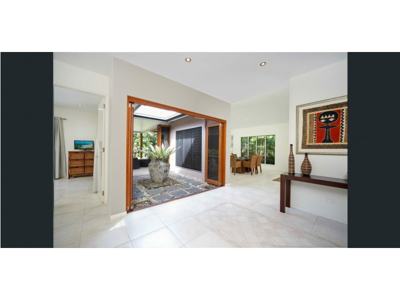 21 Aurelia Road, Palm Cove QLD 4879