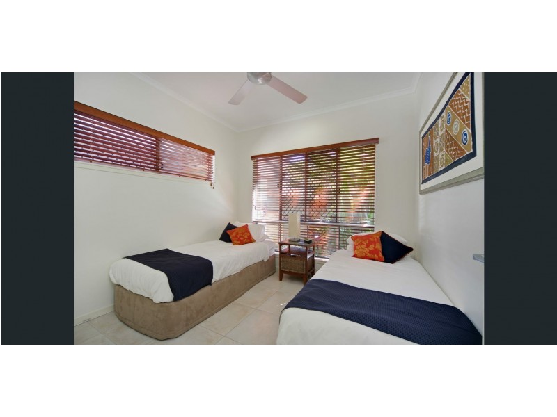 21 Aurelia Road, Palm Cove QLD 4879