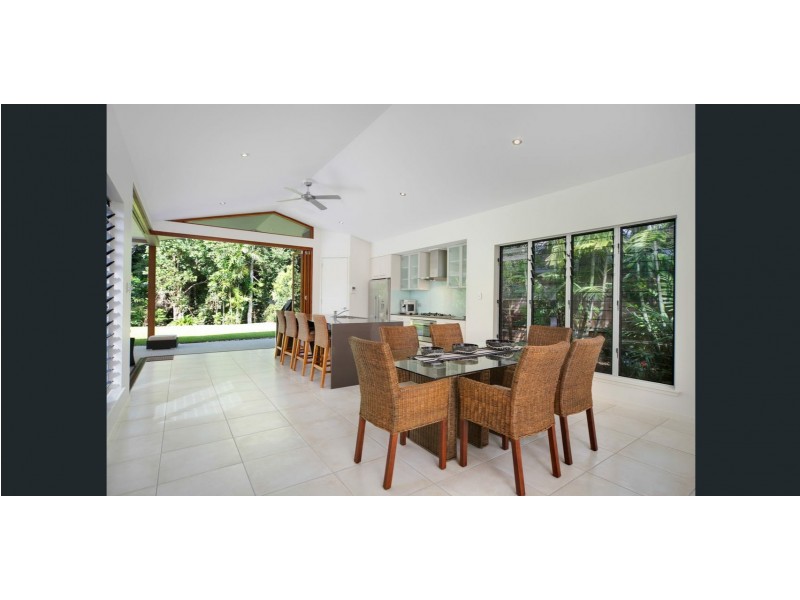 21 Aurelia Road, Palm Cove QLD 4879